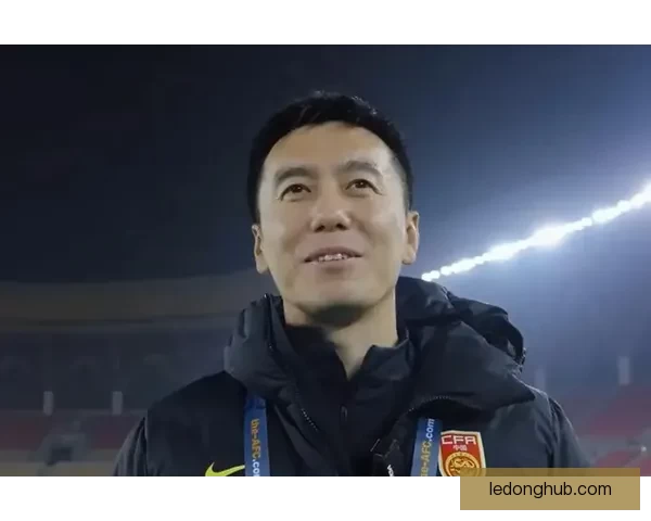 38岁助教锁喉16岁新星 国少溃败后爆发冲突一路追骂推搡引发关注 38岁助教锁喉16岁新星 国少溃败后爆发冲突一路追骂推搡引发关注