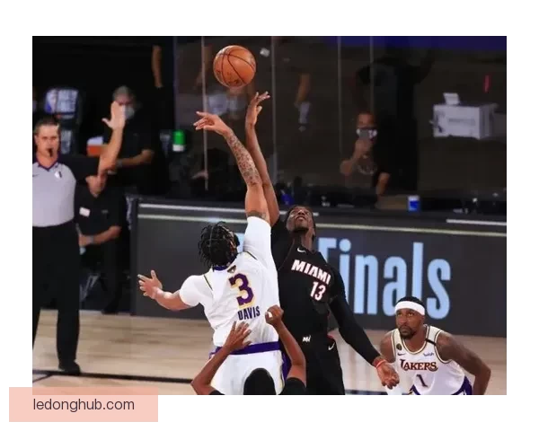 阿德巴约联手韦尔冲击火箭禁区 谢泼德首发能否助队复仇